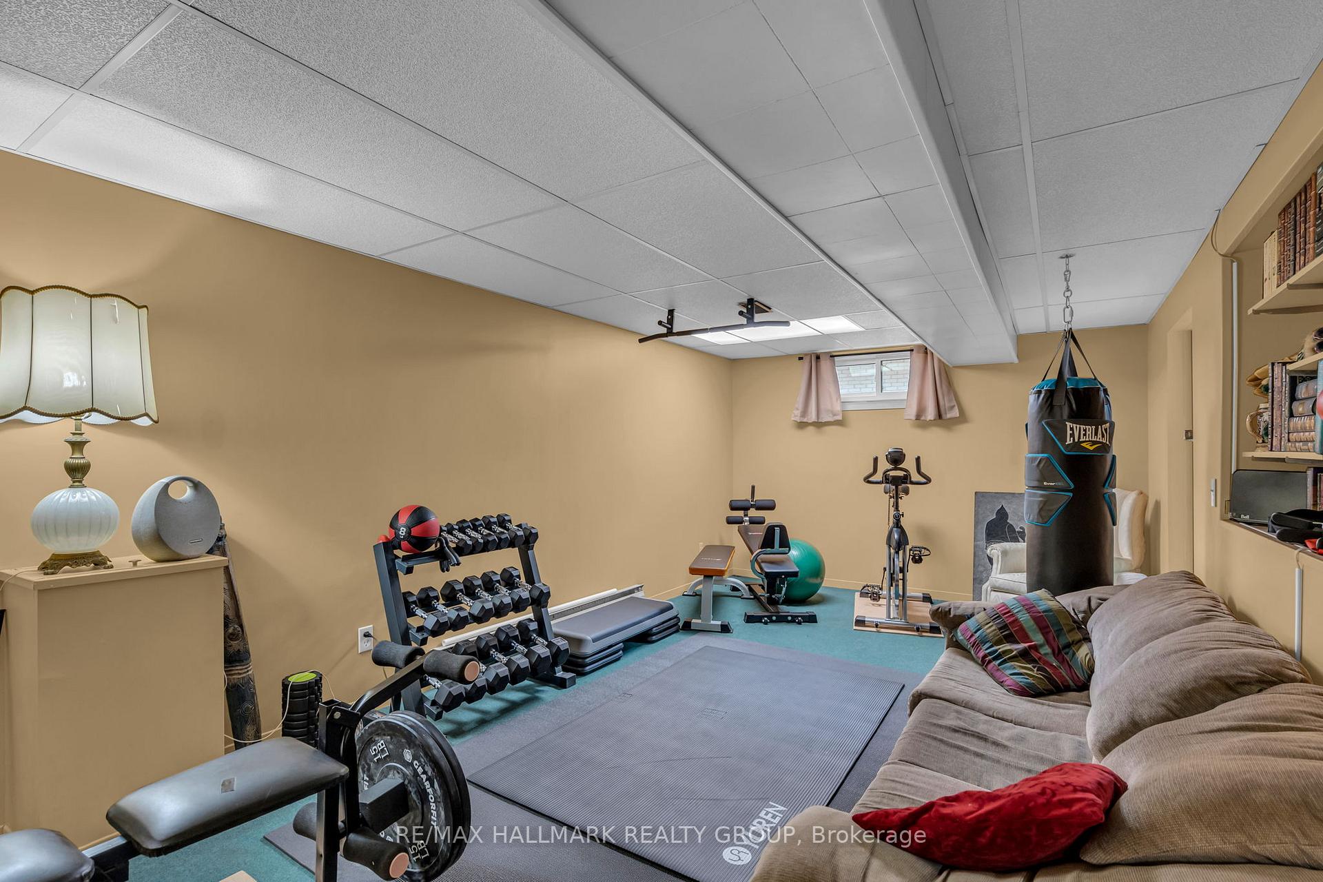 Photo 19 of 25 Ellery Crescent, Ottawa, Lynwood Village — HOMEH
