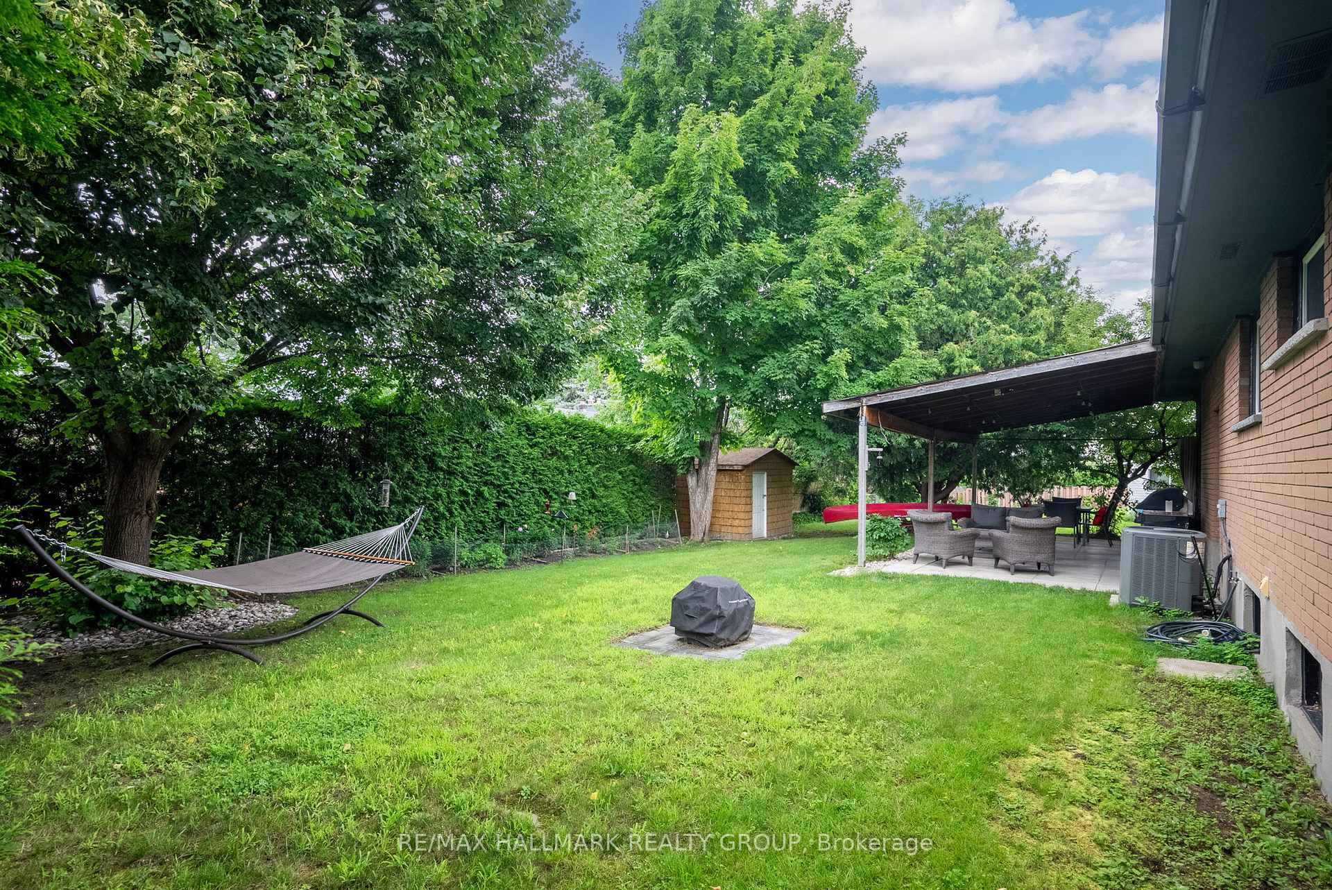 Photo 36 of 25 Ellery Crescent, Ottawa, Lynwood Village — HOMEH