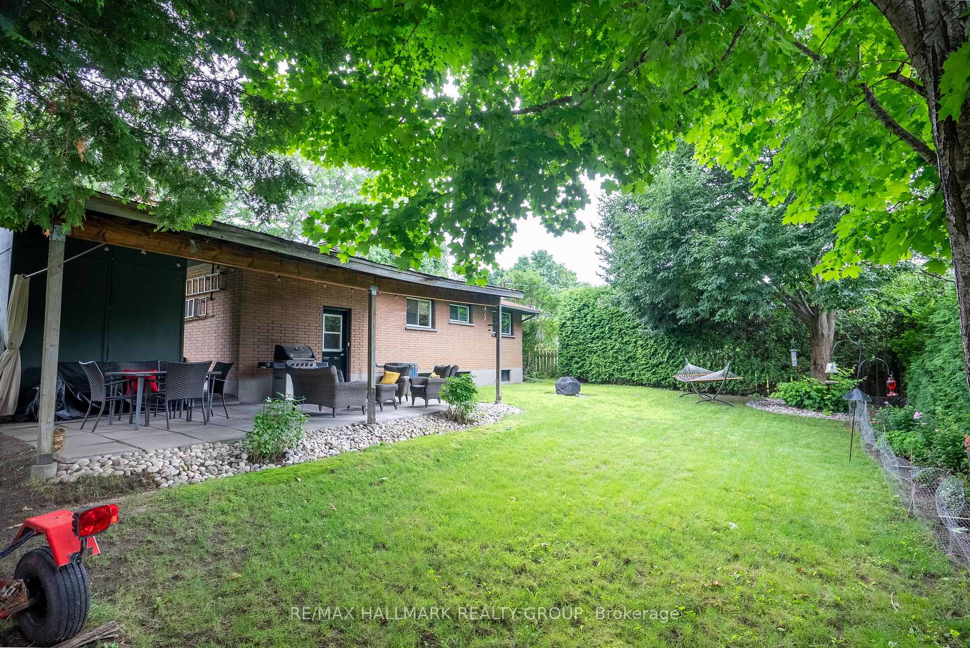 Photo 34 of 25 Ellery Crescent, Ottawa, Lynwood Village — HOMEH