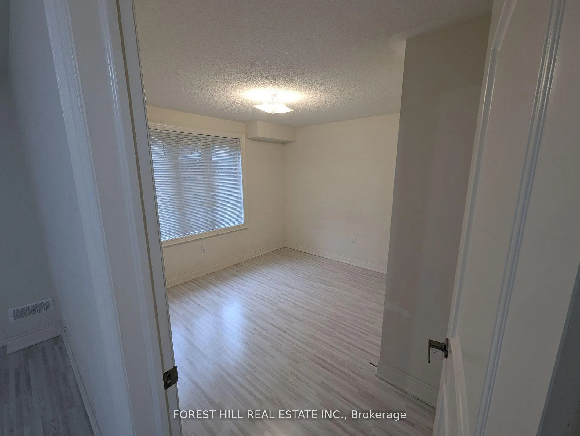 Photo 16 of 11 Joseph Hartman Crescent, Aurora, Bayview Northeast — HOMEH