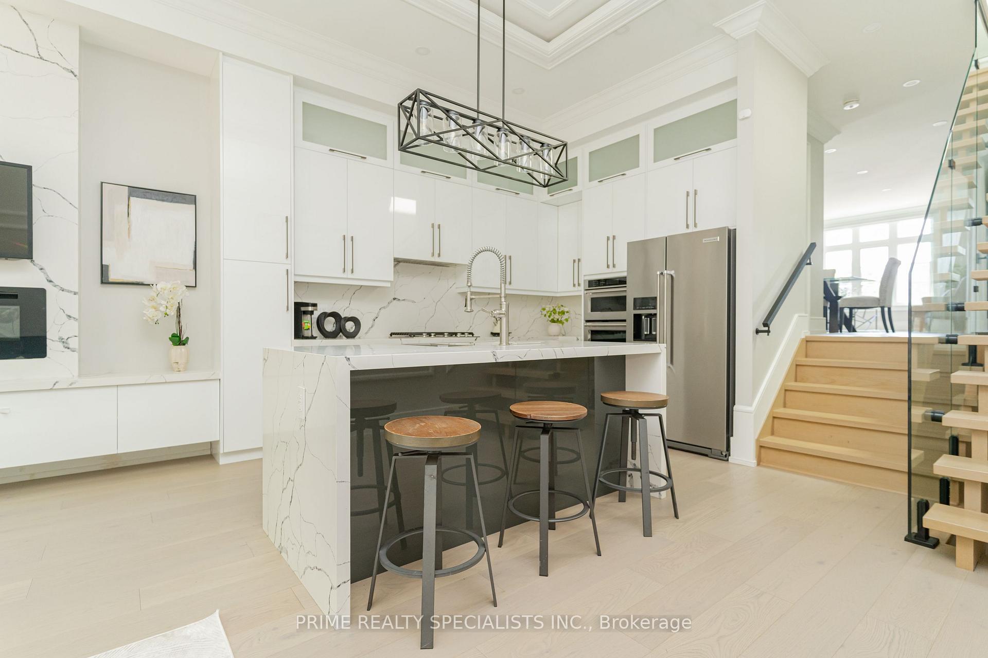 Photo 12 of 71 Sixteenth Street, Etobicoke, New Toronto — HOMEH