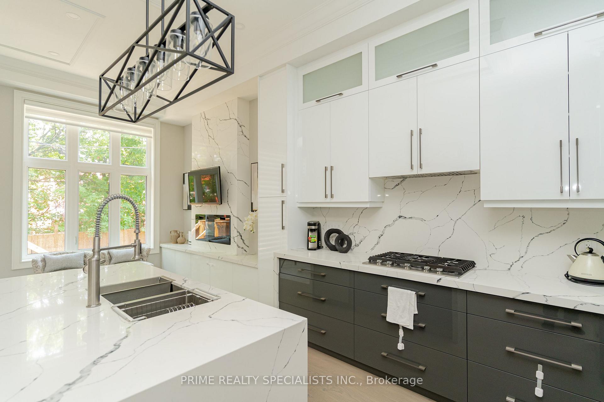 Photo 15 of 71 Sixteenth Street, Etobicoke, New Toronto — HOMEH
