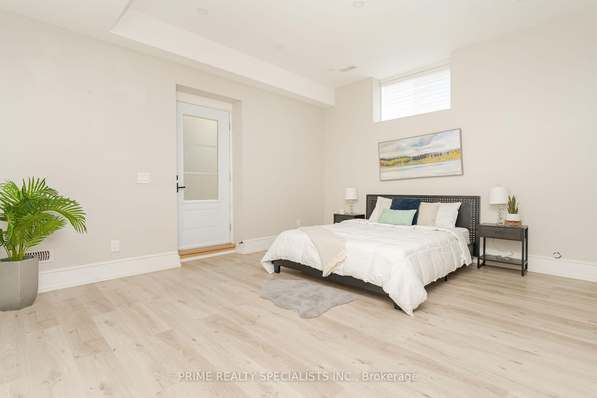 Photo 32 of 71 Sixteenth Street, Etobicoke, New Toronto — HOMEH