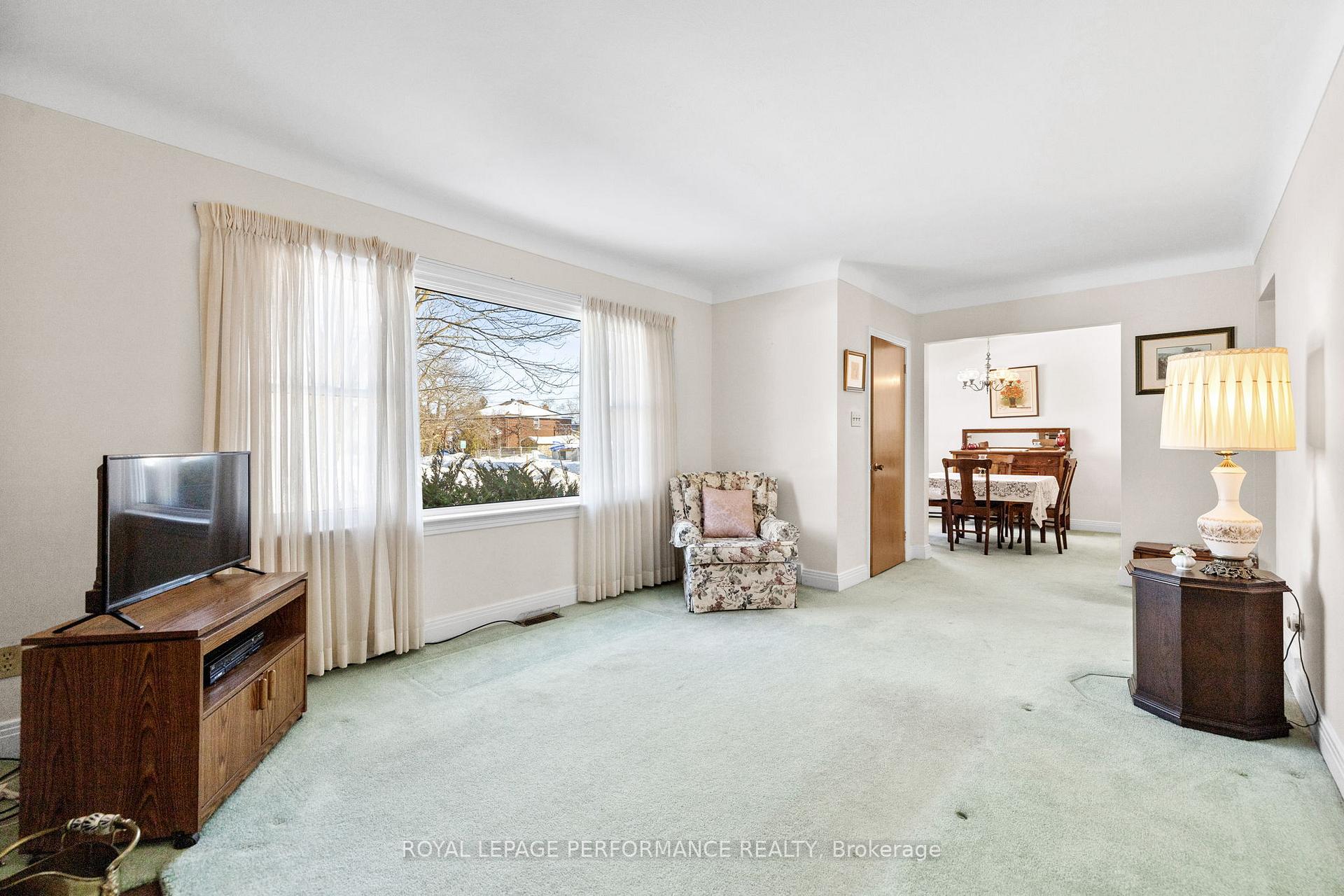 Photo 4 of 1084 Richard Avenue, Ottawa, Billings Bridge — HOMEH