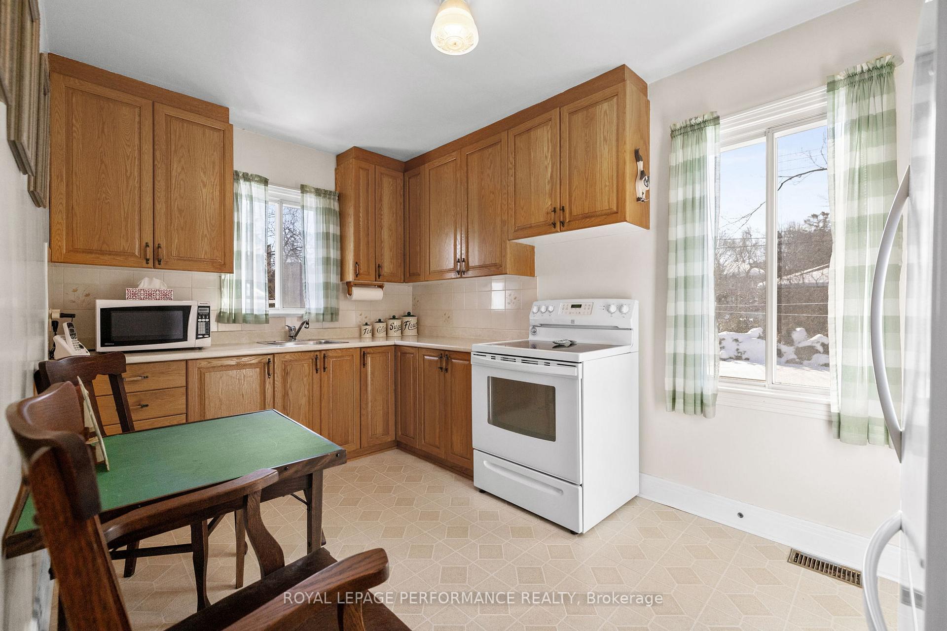 Photo 9 of 1084 Richard Avenue, Ottawa, Billings Bridge — HOMEH