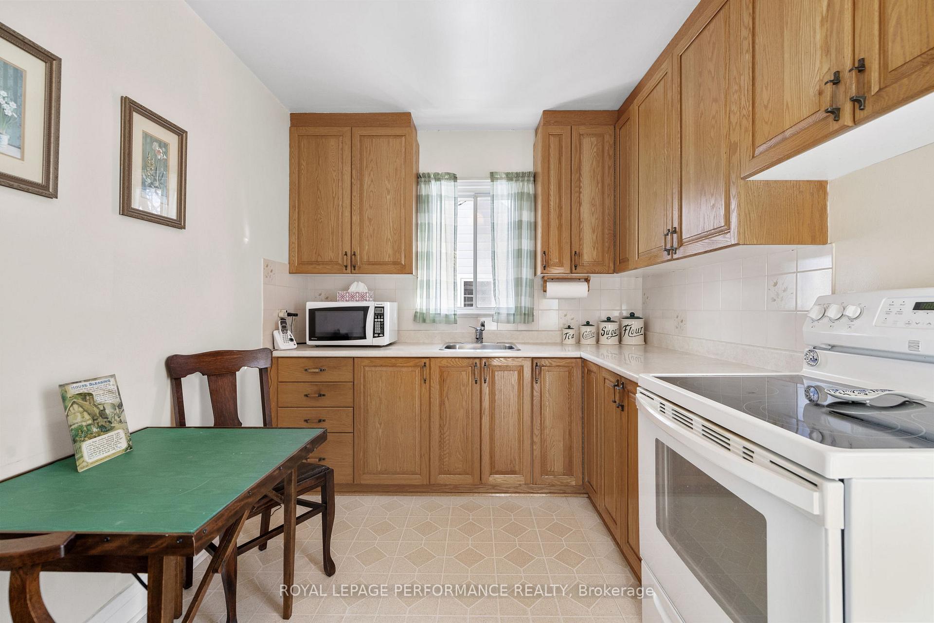 Photo 10 of 1084 Richard Avenue, Ottawa, Billings Bridge — HOMEH