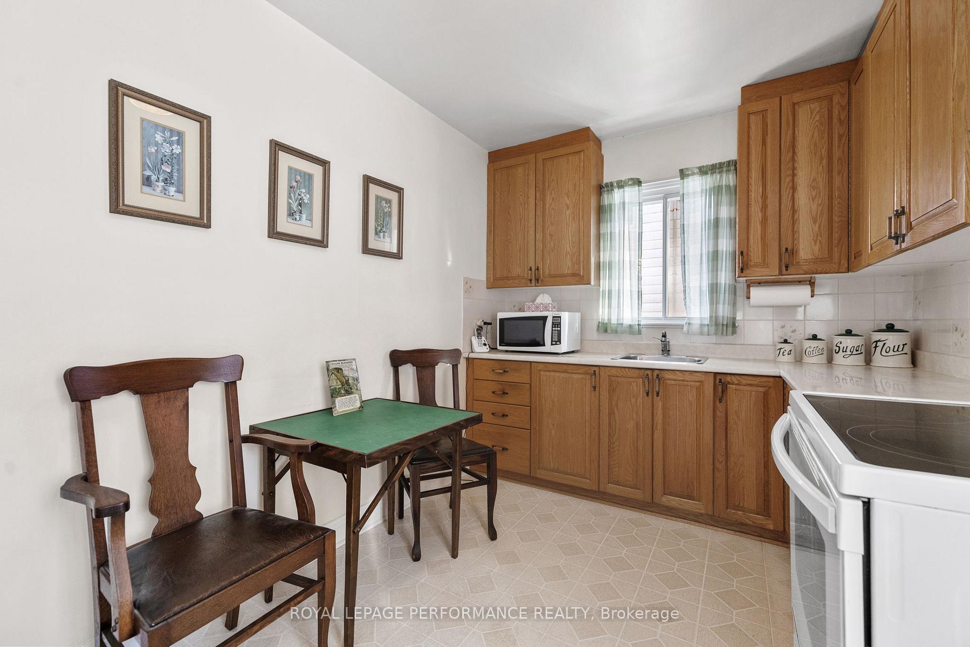 Photo 11 of 1084 Richard Avenue, Ottawa, Billings Bridge — HOMEH