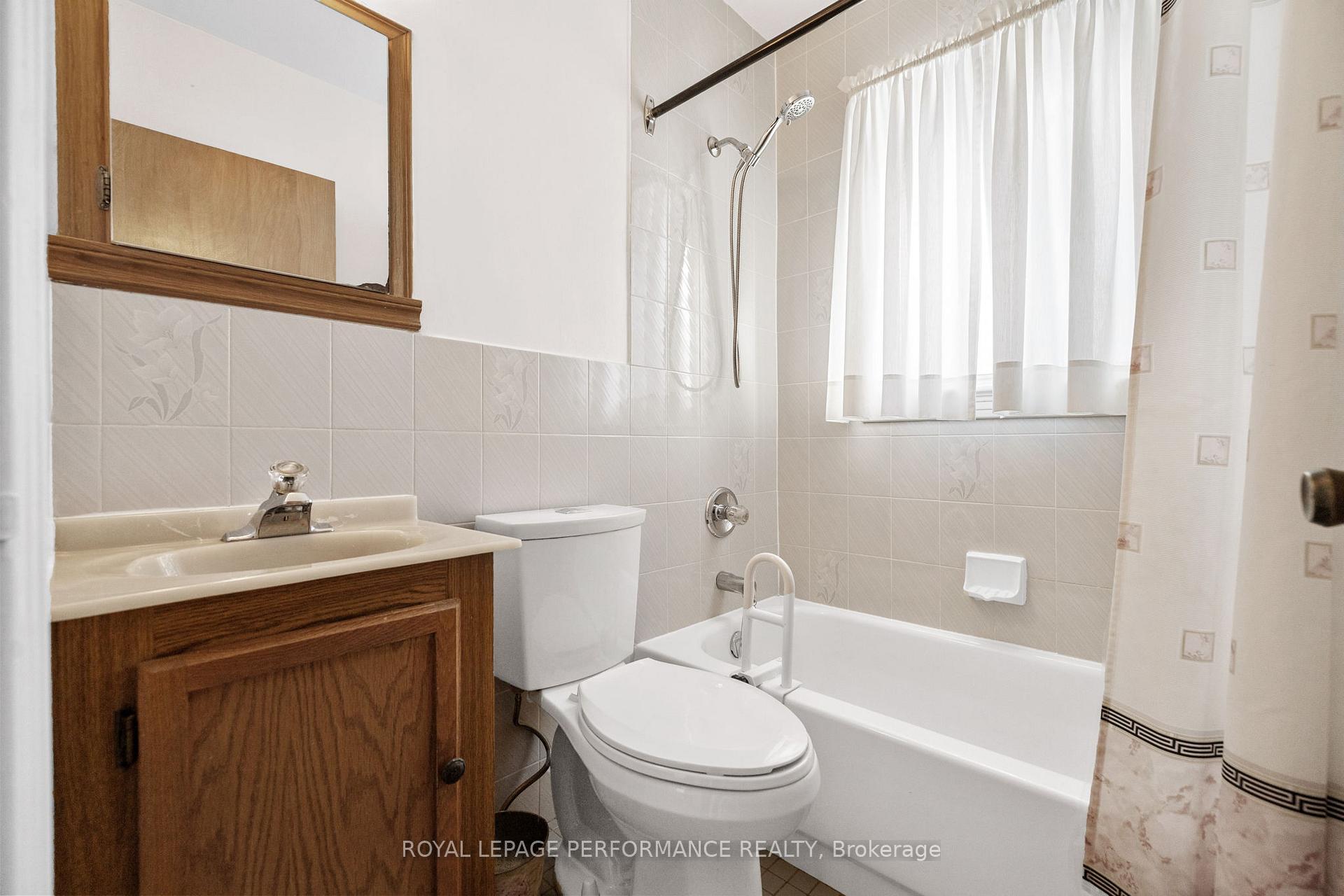 Photo 12 of 1084 Richard Avenue, Ottawa, Billings Bridge — HOMEH