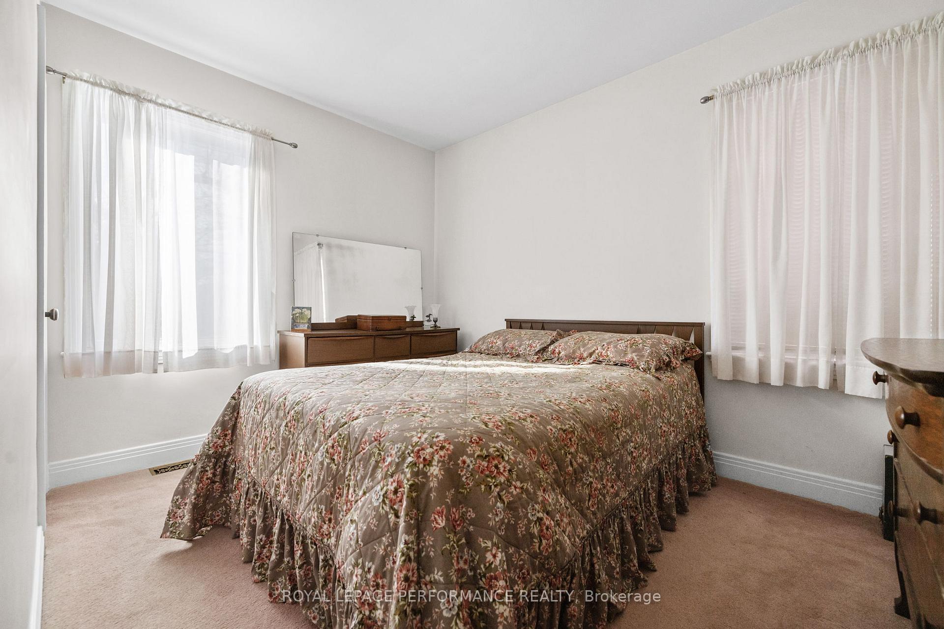 Photo 14 of 1084 Richard Avenue, Ottawa, Billings Bridge — HOMEH