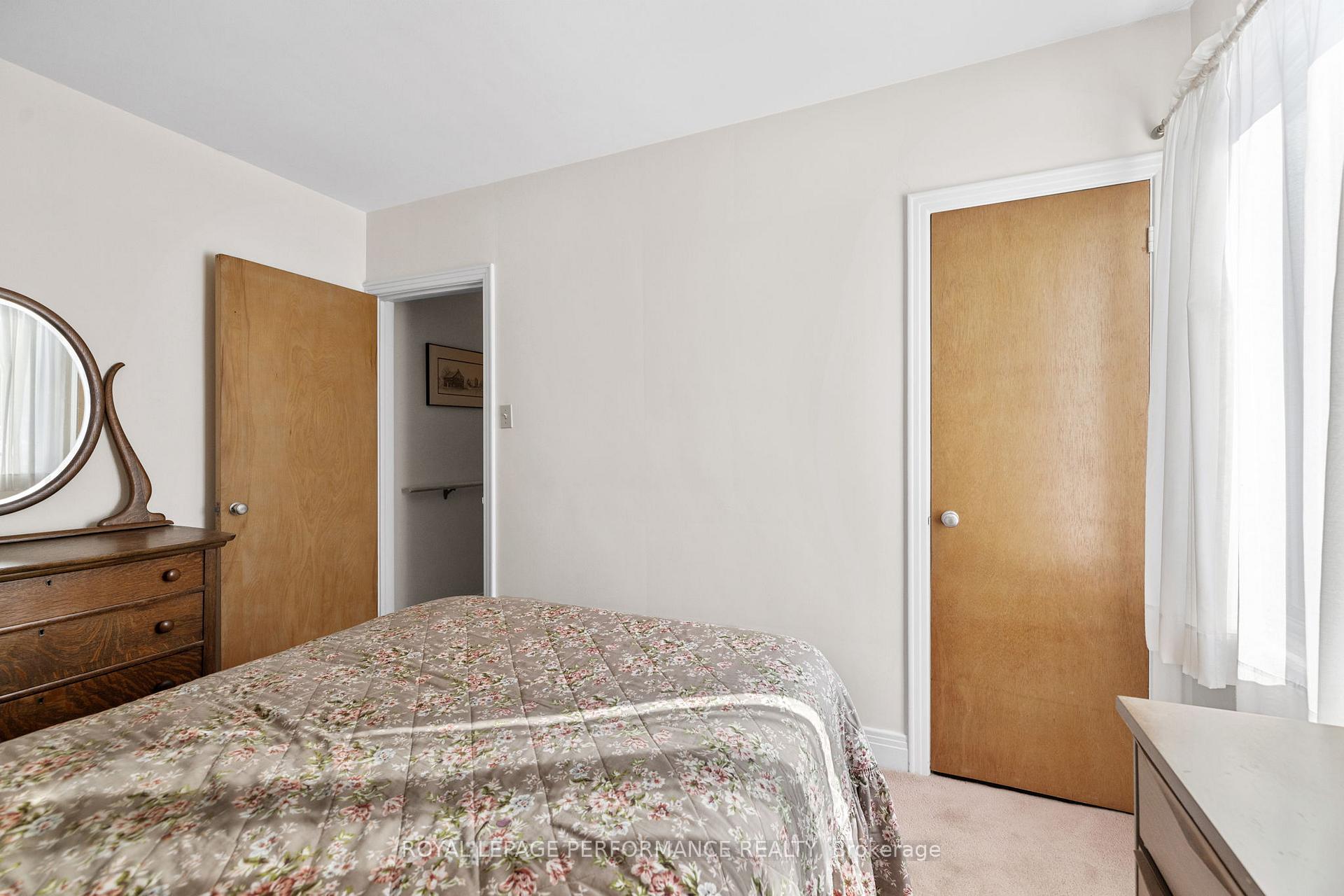 Photo 13 of 1084 Richard Avenue, Ottawa, Billings Bridge — HOMEH