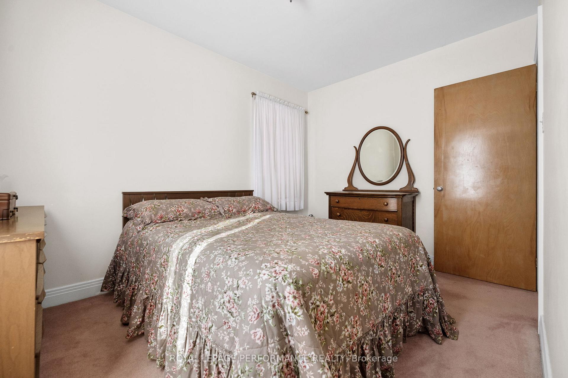 Photo 15 of 1084 Richard Avenue, Ottawa, Billings Bridge — HOMEH