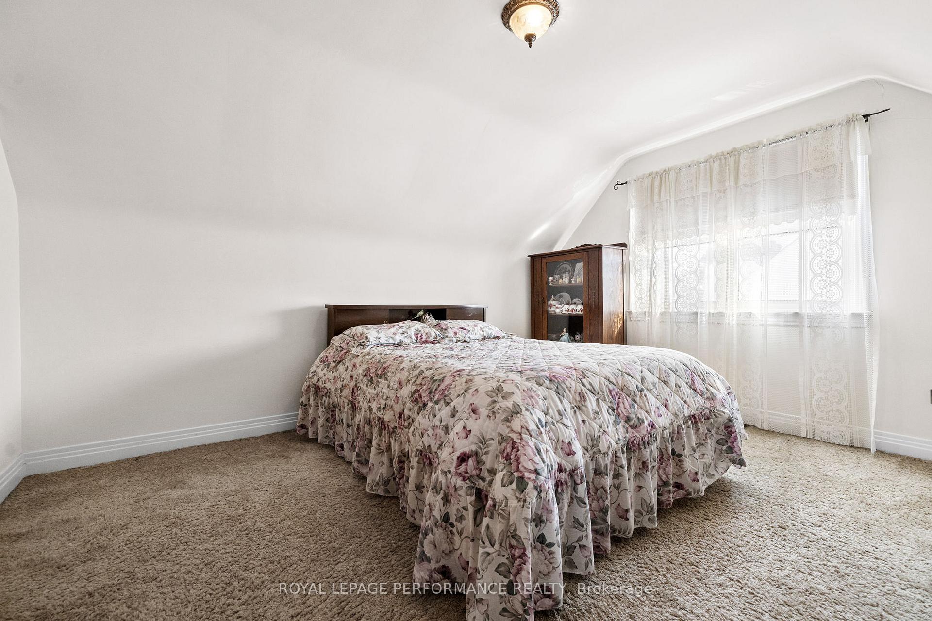 Photo 16 of 1084 Richard Avenue, Ottawa, Billings Bridge — HOMEH