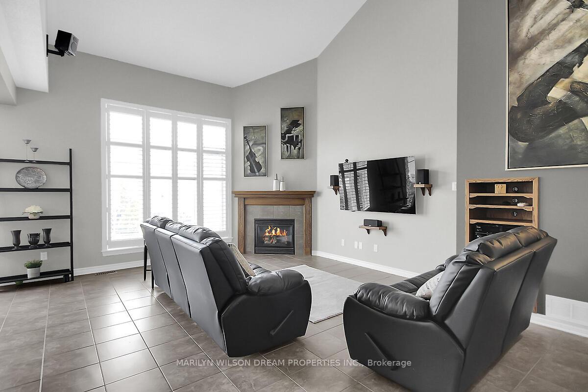 Photo 9 of 652 Netley Circle, Ottawa, Blossom Park/Kemp Park/Findlay Creek — HOMEH