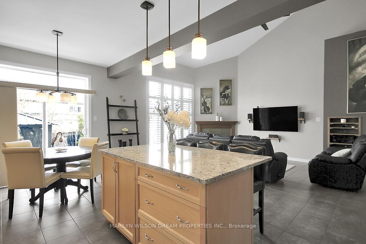 Photo 14 of 652 Netley Circle, Ottawa, Blossom Park/Kemp Park/Findlay Creek — HOMEH
