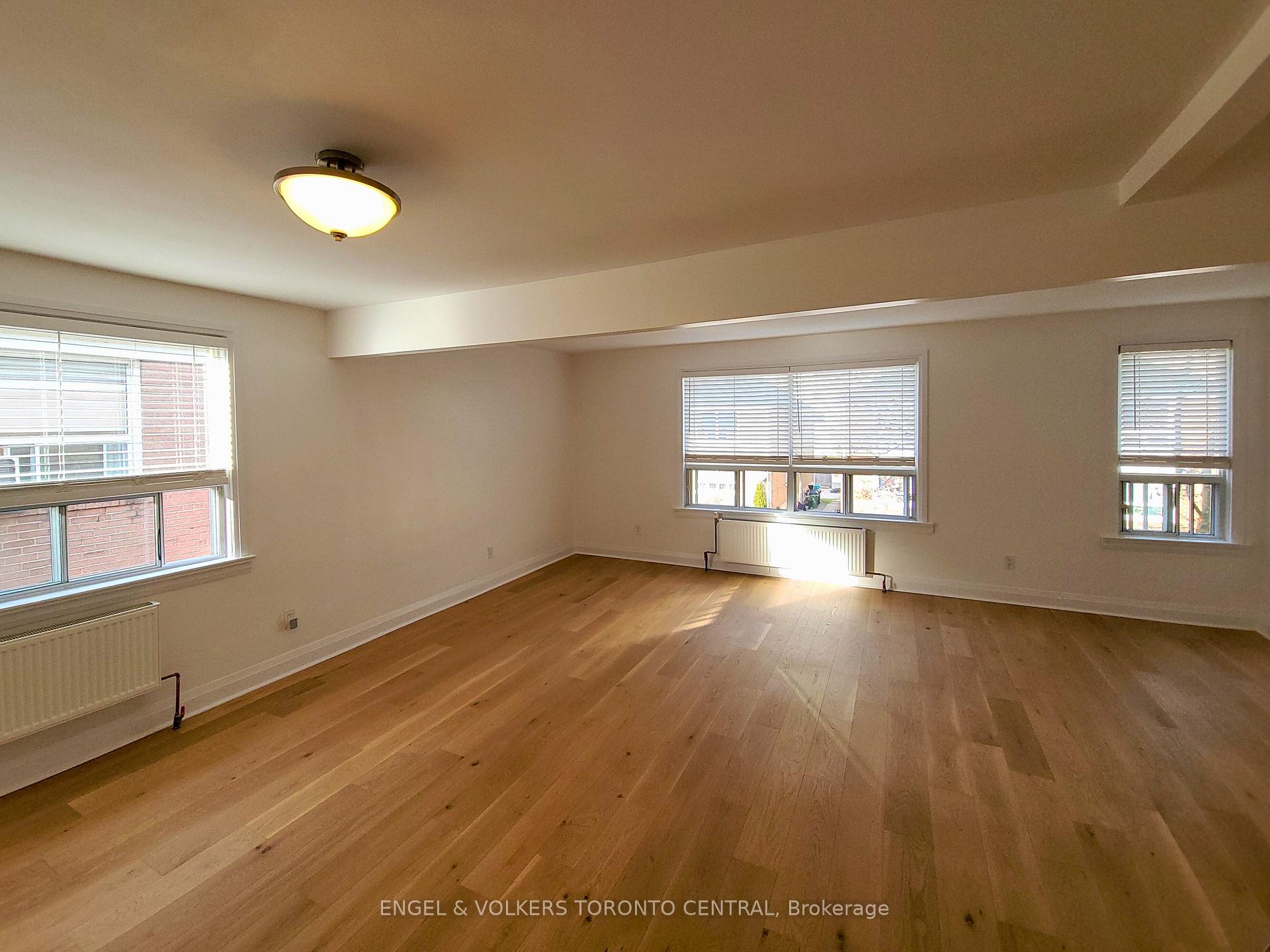 Photo 1 of Unit 3, 20 Norris Crescent, Etobicoke, Mimico — HOMEH