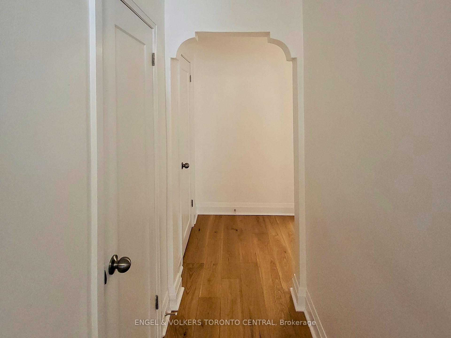 Photo 3 of Unit 3, 20 Norris Crescent, Etobicoke, Mimico — HOMEH