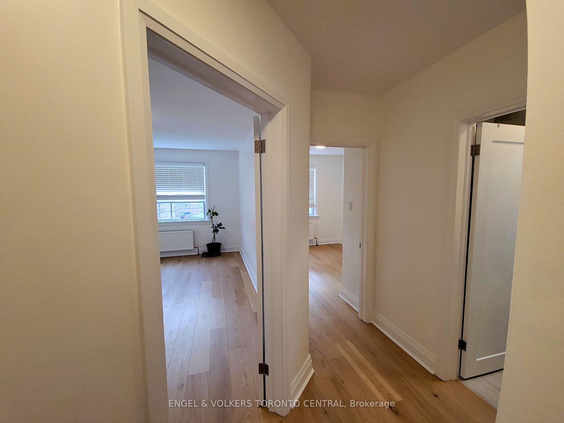 Photo 6 of Unit 3, 20 Norris Crescent, Etobicoke, Mimico — HOMEH