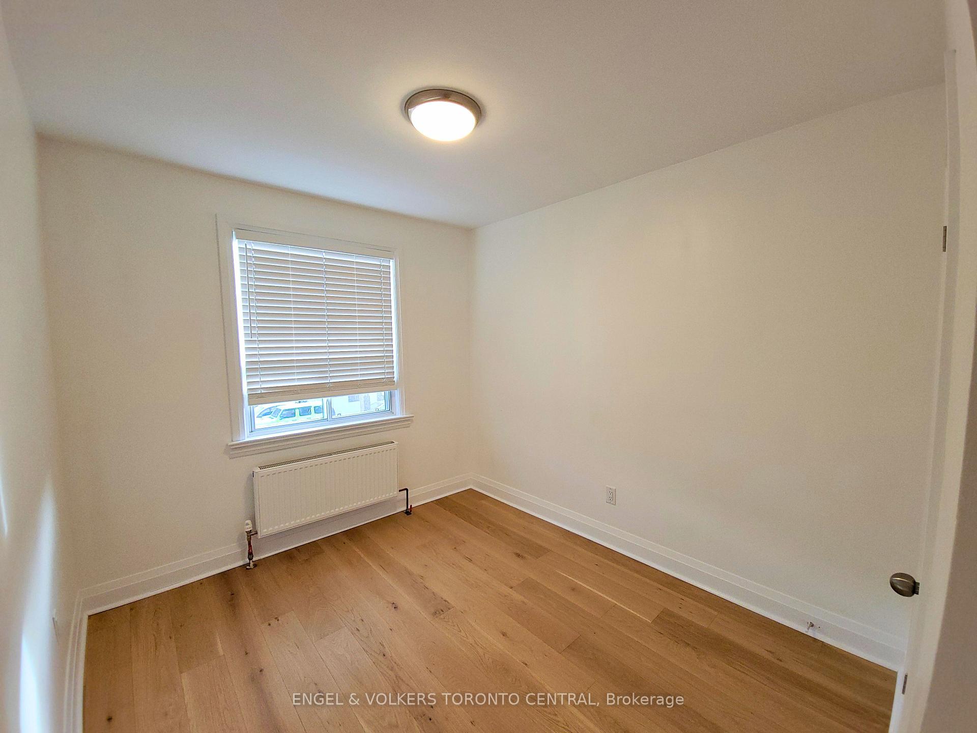 Photo 7 of Unit 3, 20 Norris Crescent, Etobicoke, Mimico — HOMEH
