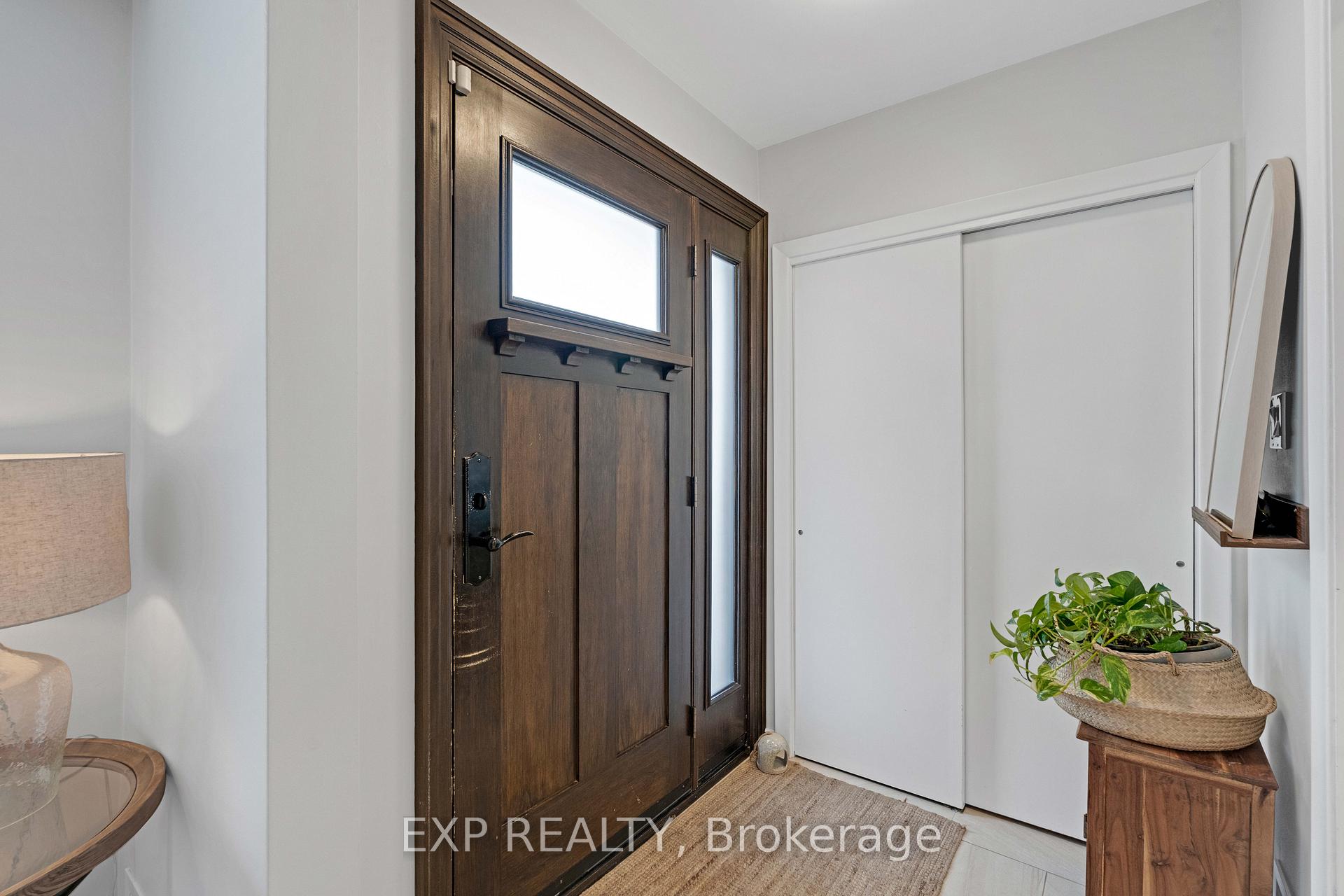 Photo 4 of 204 North Carson Street, Etobicoke, Alderwood — HOMEH
