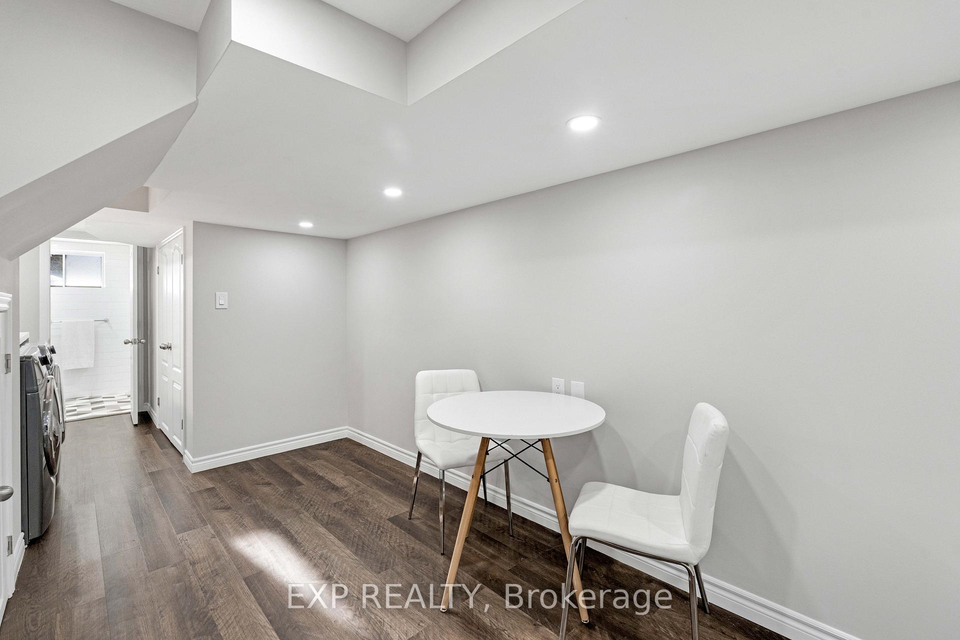 Photo 16 of 204 North Carson Street, Etobicoke, Alderwood — HOMEH