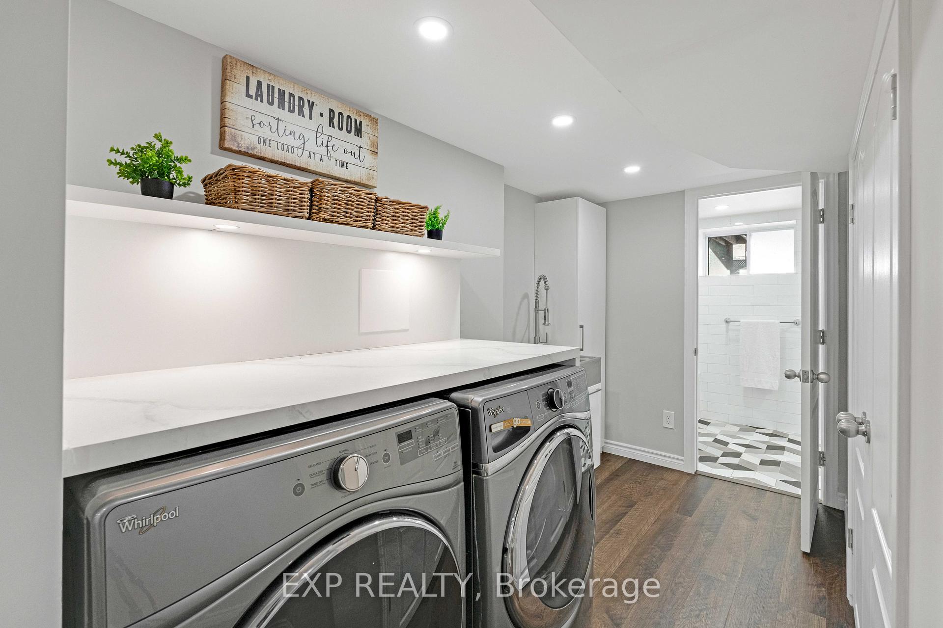 Photo 17 of 204 North Carson Street, Etobicoke, Alderwood — HOMEH