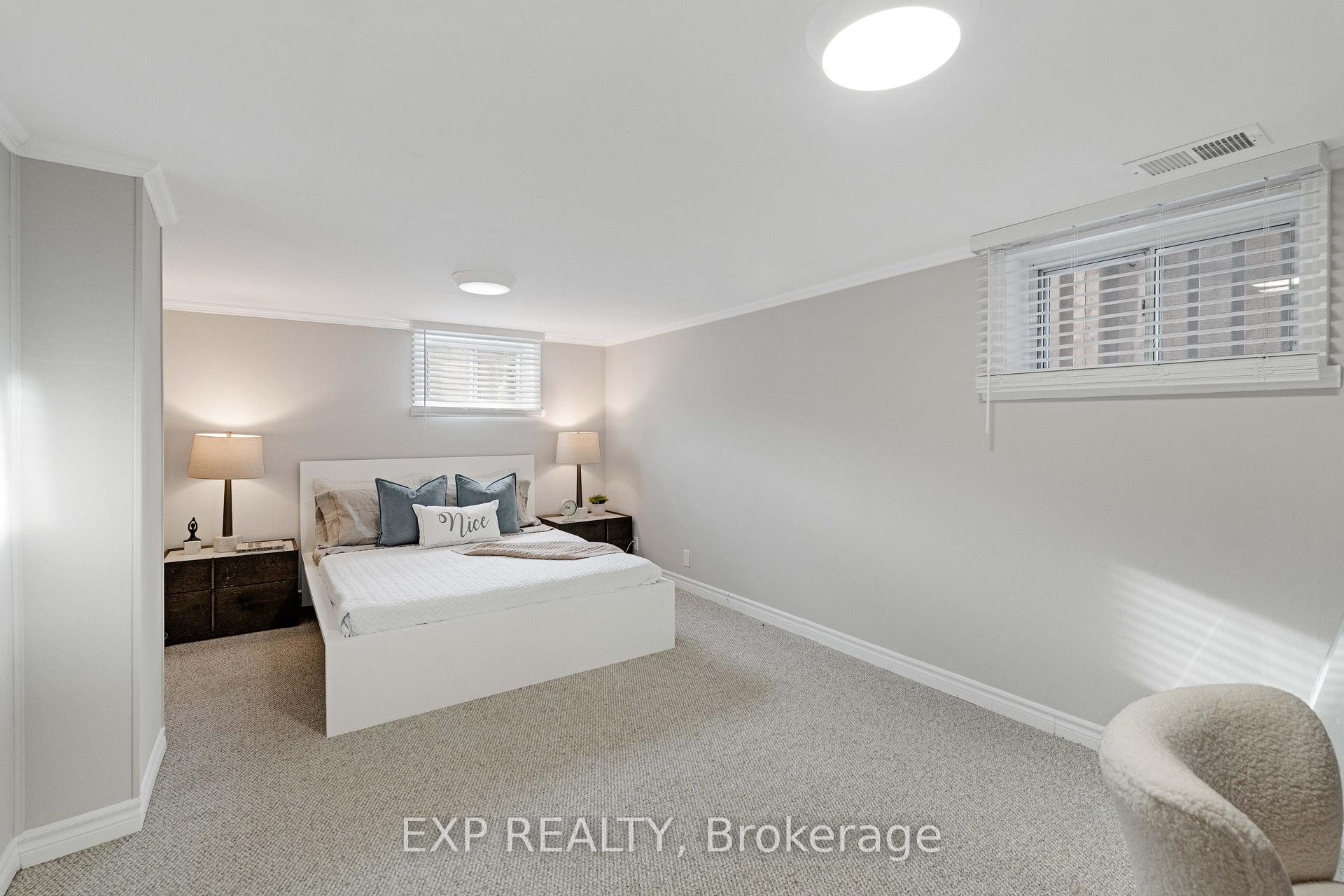 Photo 23 of 204 North Carson Street, Etobicoke, Alderwood — HOMEH