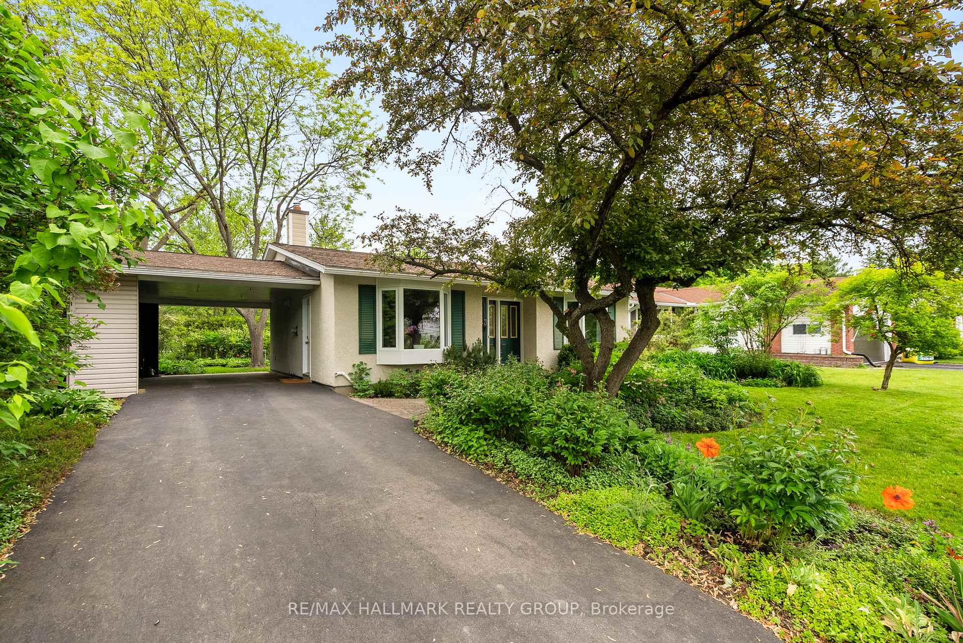 Front of 2163 Fillmore Crescent