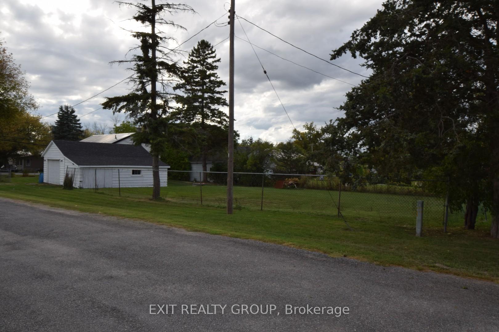 Photo 3 of 5 Howard Street, Tyendinaga, Tyendinaga Township — HOMEH