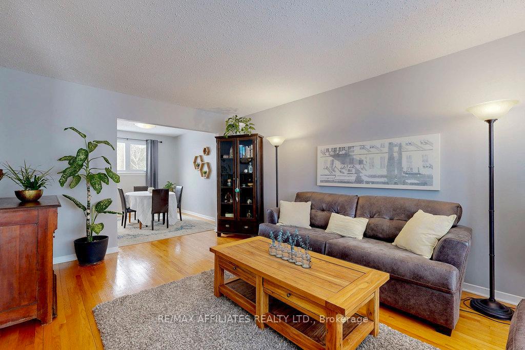 Photo 8 of 23 Burnview Crescent, Ottawa, Blackburn Hamlet — HOMEH