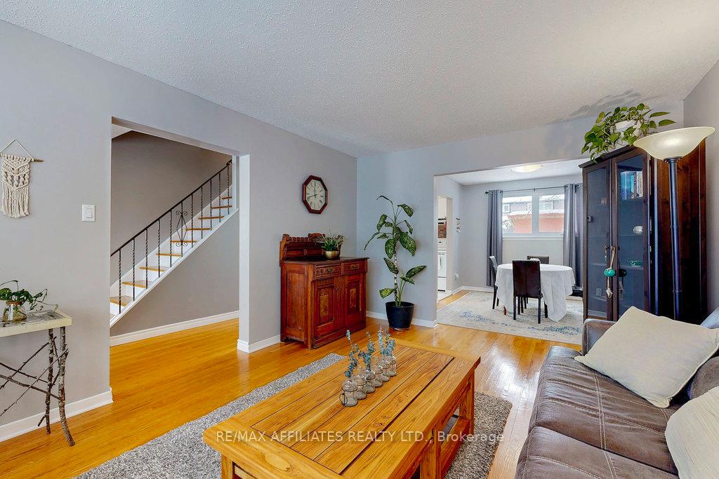 Photo 3 of 23 Burnview Crescent, Ottawa, Blackburn Hamlet — HOMEH