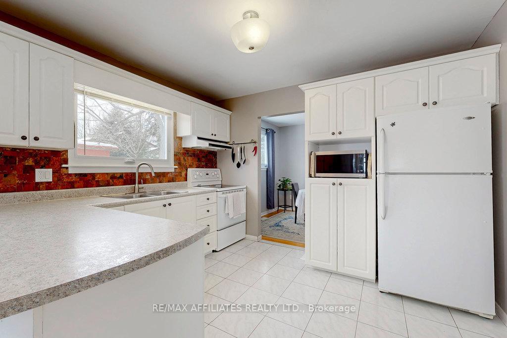 Photo 7 of 23 Burnview Crescent, Ottawa, Blackburn Hamlet — HOMEH