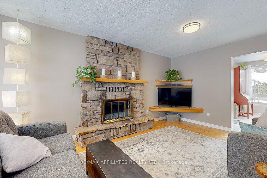 Photo 10 of 23 Burnview Crescent, Ottawa, Blackburn Hamlet — HOMEH