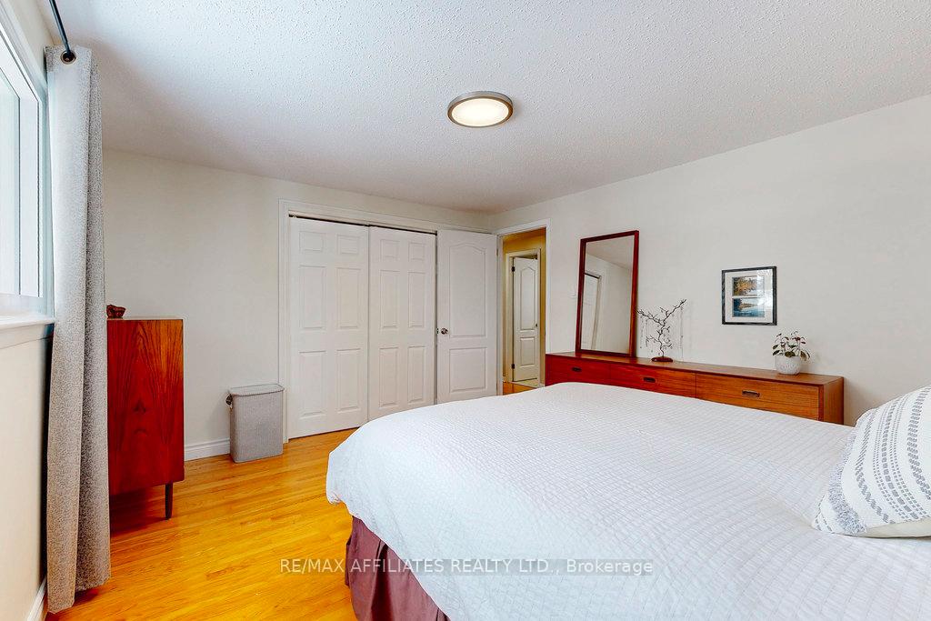 Photo 14 of 23 Burnview Crescent, Ottawa, Blackburn Hamlet — HOMEH
