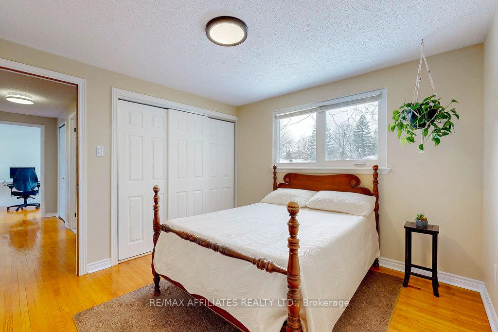 Photo 16 of 23 Burnview Crescent, Ottawa, Blackburn Hamlet — HOMEH