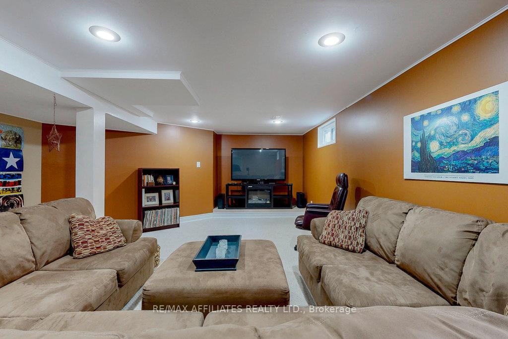 Photo 21 of 23 Burnview Crescent, Ottawa, Blackburn Hamlet — HOMEH