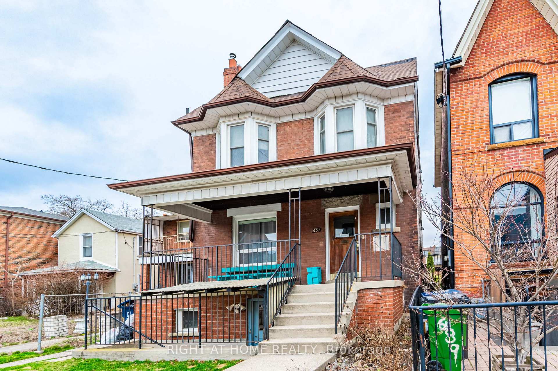Front of Unit 3, 691 Ossington Avenue