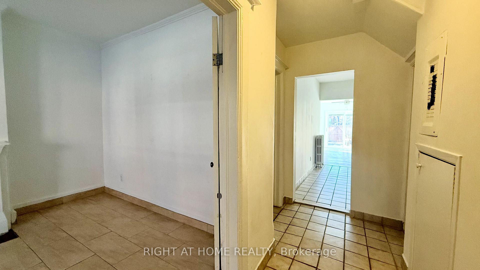 Photo 10 of Unit 1, 636 Manning Avenue, Toronto, Palmerston-Little Italy — HOMEH