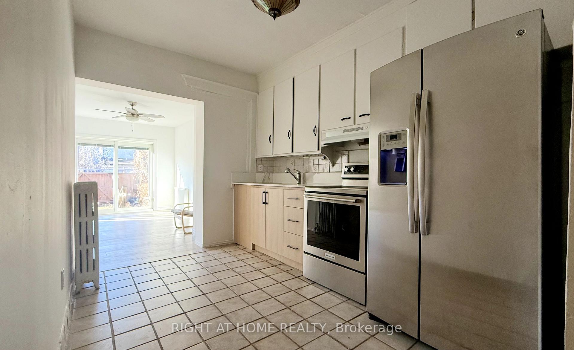 Photo 2 of Unit 1, 636 Manning Avenue, Toronto, Palmerston-Little Italy — HOMEH