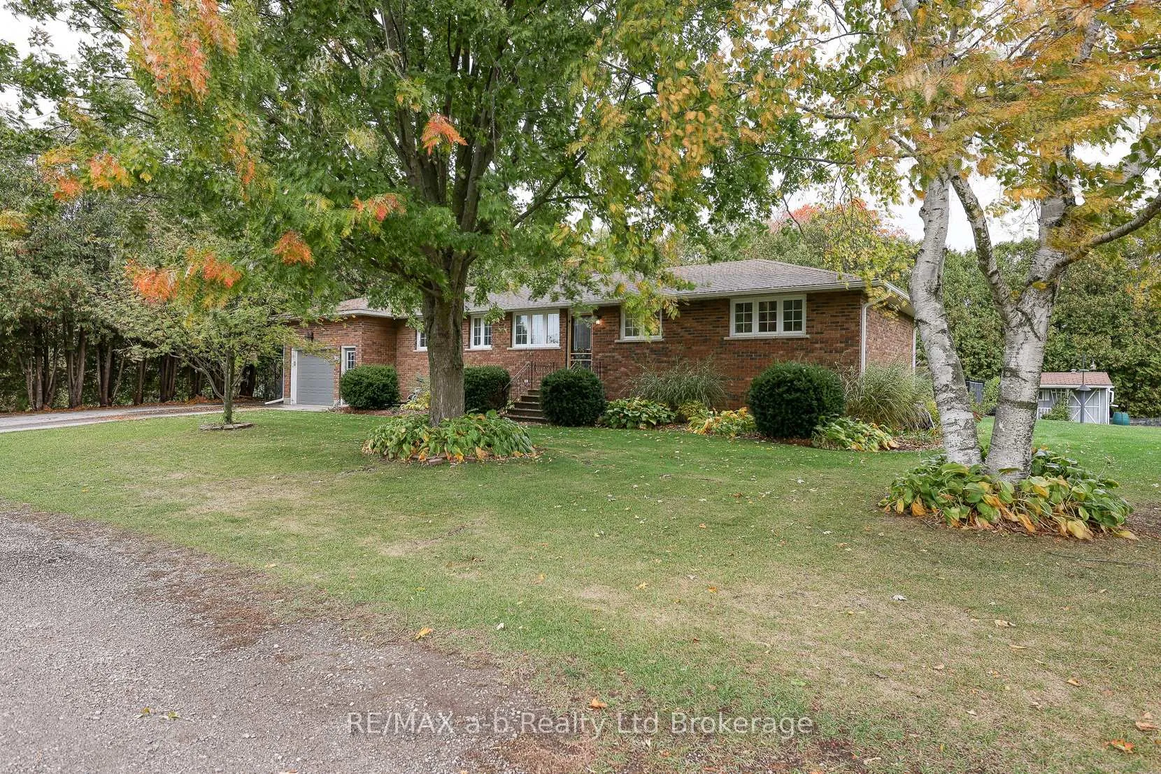 Photo 2 of 370 John Street S, Aylmer — HOMEH