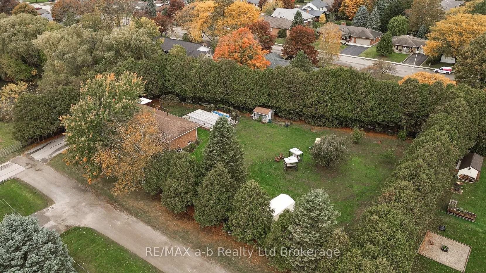 Photo 4 of 370 John Street S, Aylmer — HOMEH