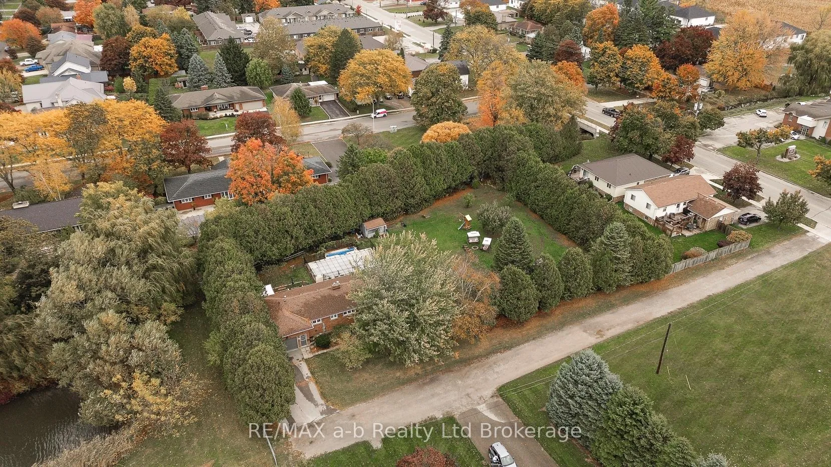 Photo 5 of 370 John Street S, Aylmer — HOMEH
