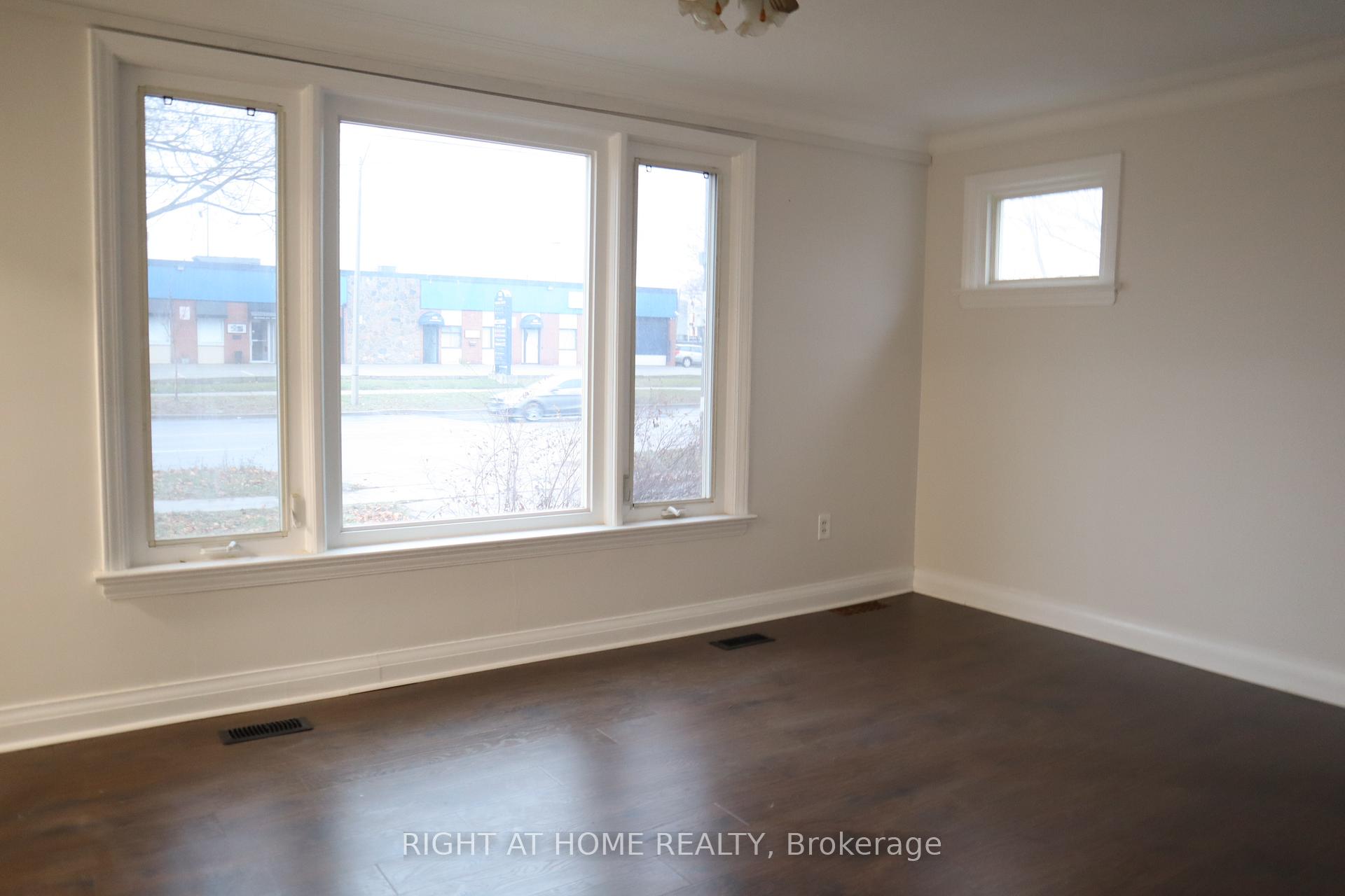 Photo 3 of Unit Upper, 483 Evans Avenue, Etobicoke, Alderwood — HOMEH