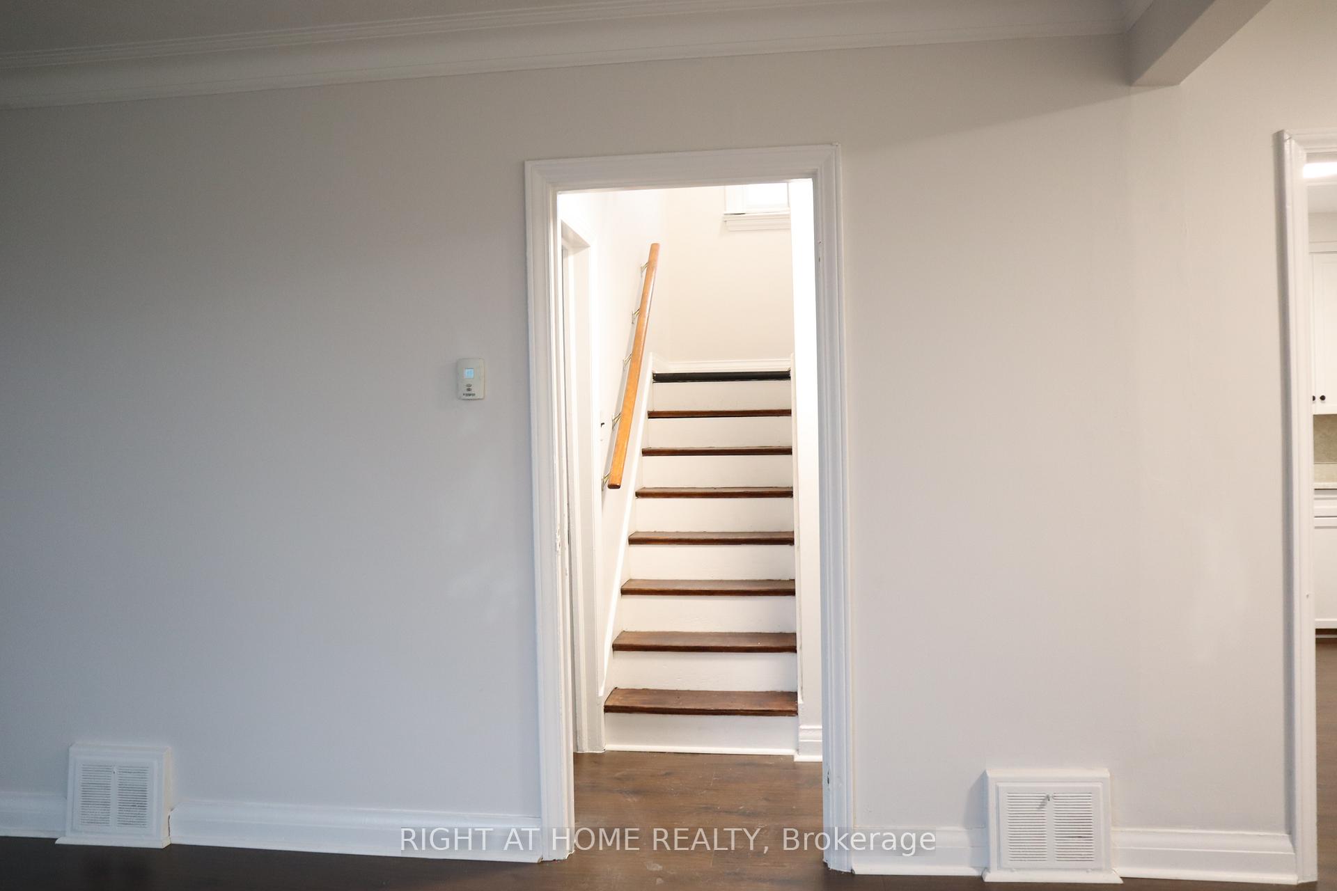 Photo 7 of Unit Upper, 483 Evans Avenue, Etobicoke, Alderwood — HOMEH