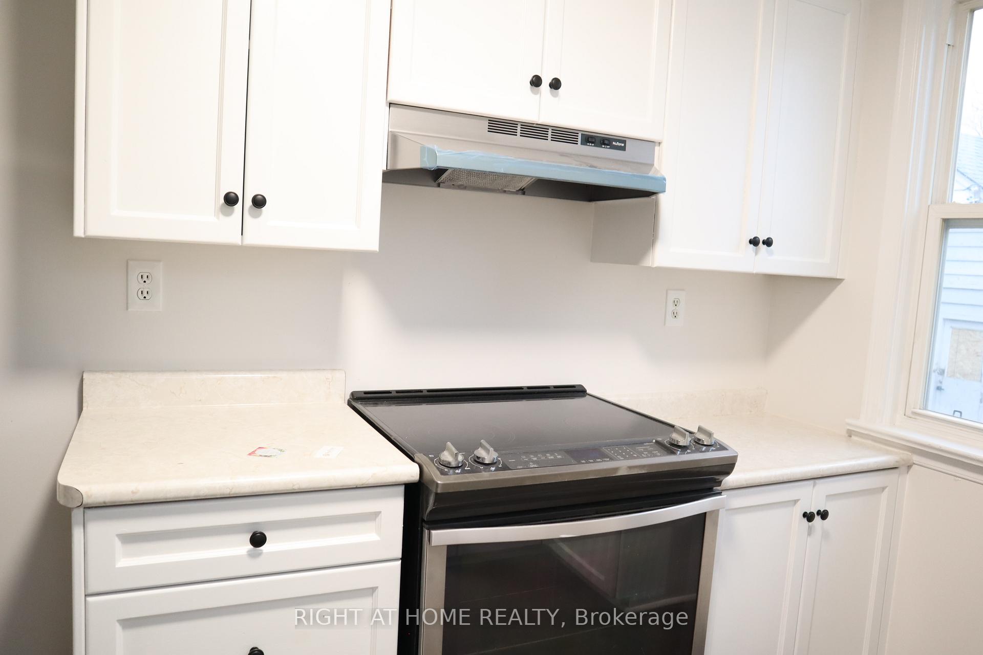 Photo 10 of Unit Upper, 483 Evans Avenue, Etobicoke, Alderwood — HOMEH
