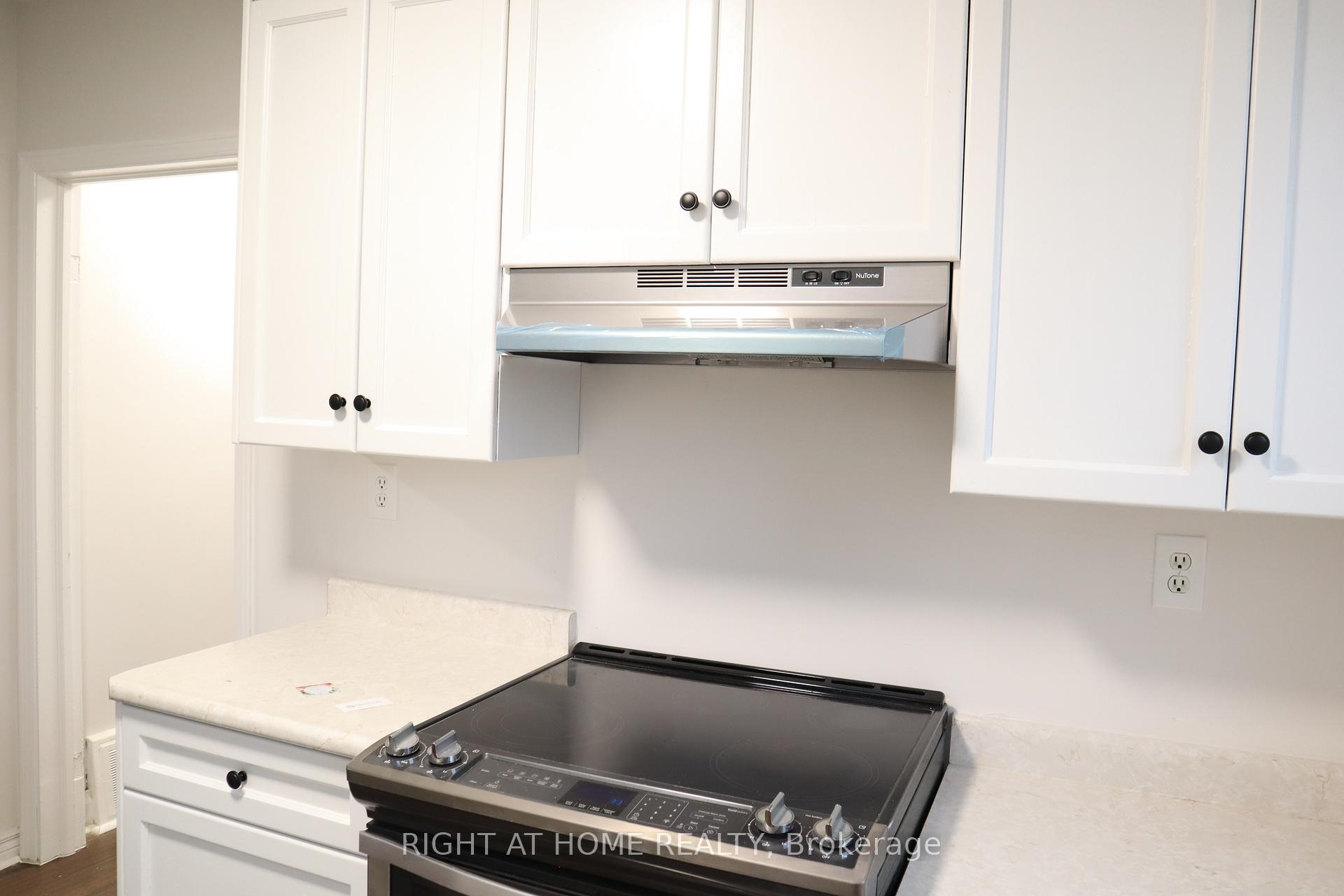 Photo 11 of Unit Upper, 483 Evans Avenue, Etobicoke, Alderwood — HOMEH