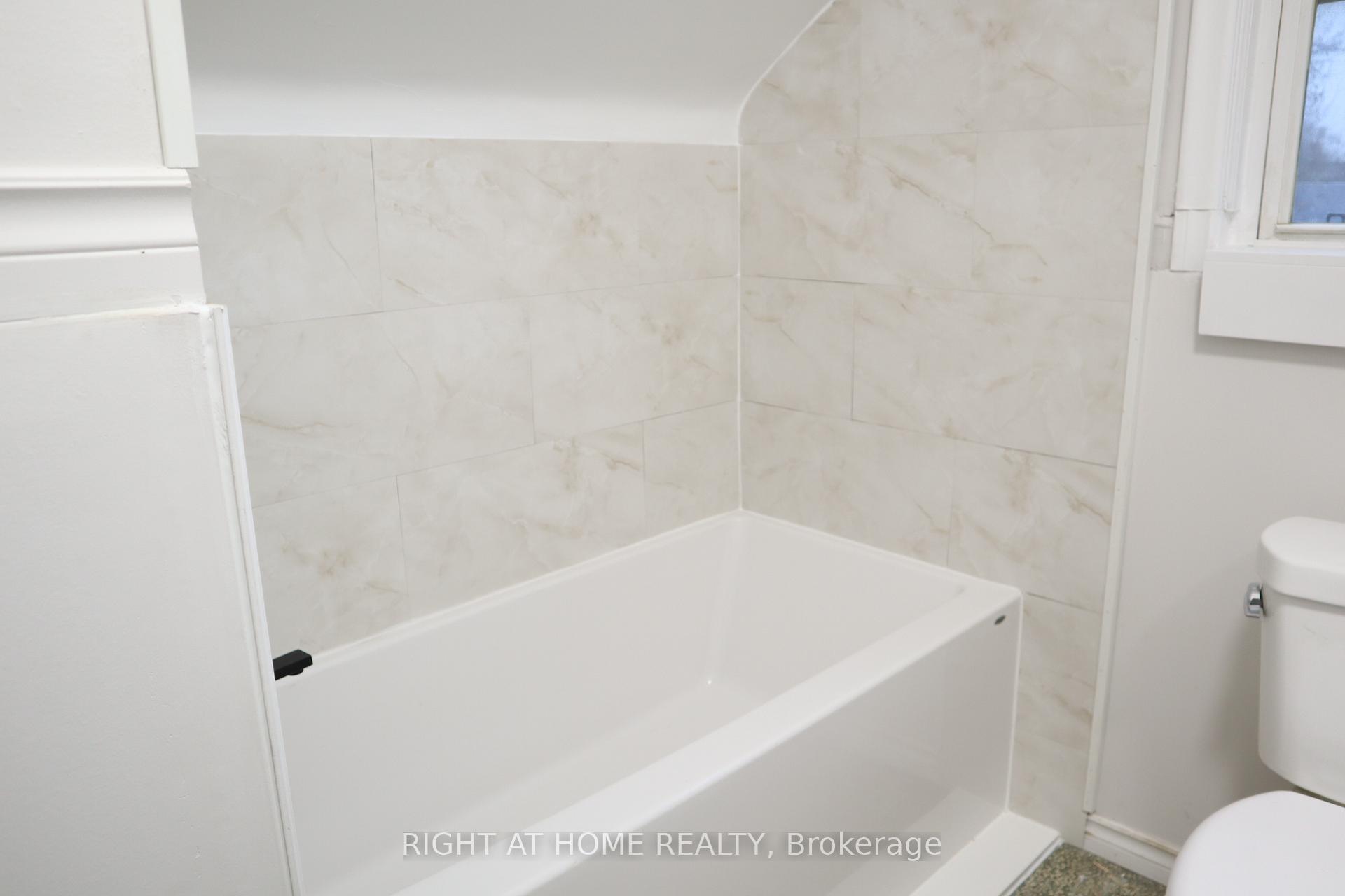 Photo 14 of Unit Upper, 483 Evans Avenue, Etobicoke, Alderwood — HOMEH