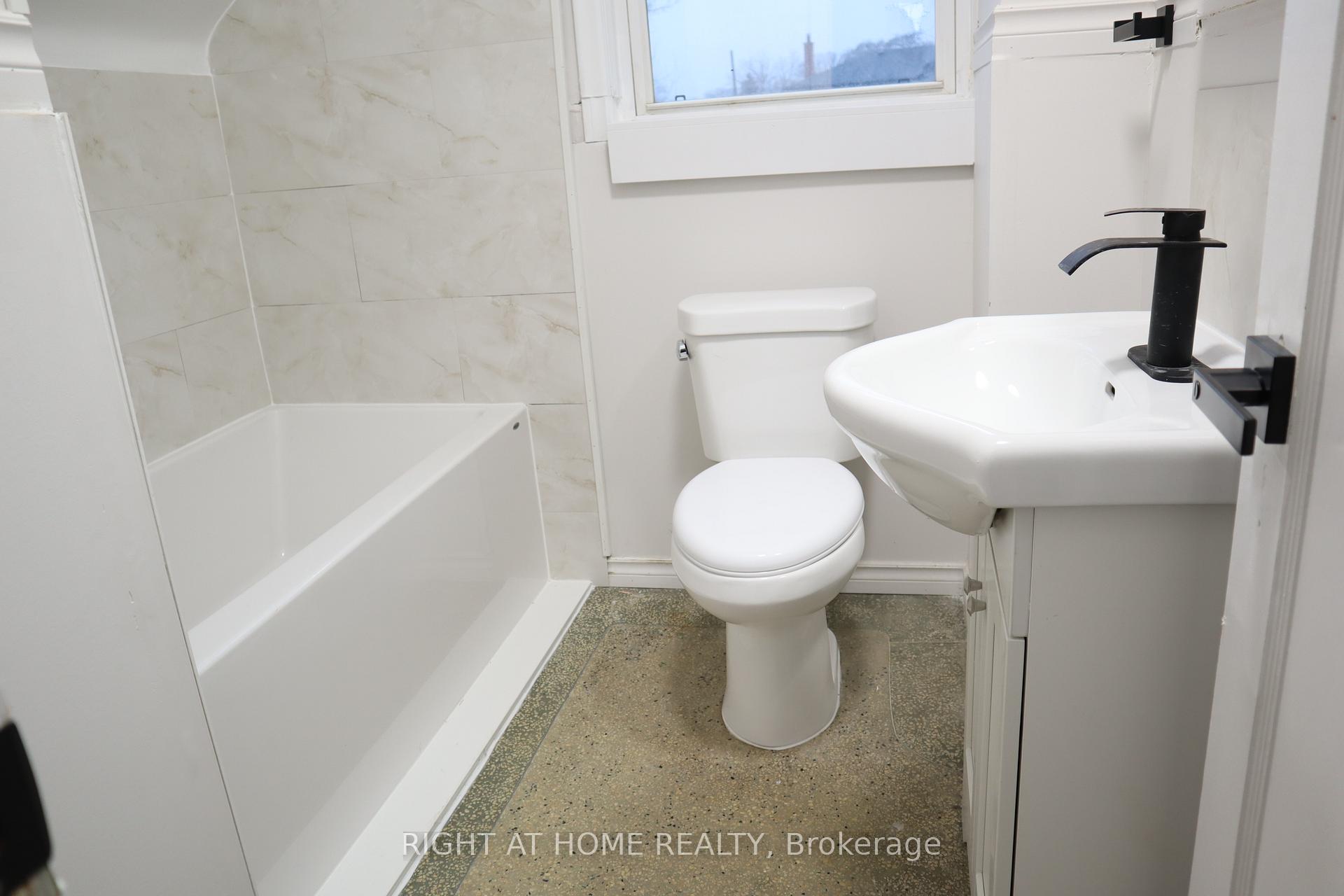Photo 15 of Unit Upper, 483 Evans Avenue, Etobicoke, Alderwood — HOMEH