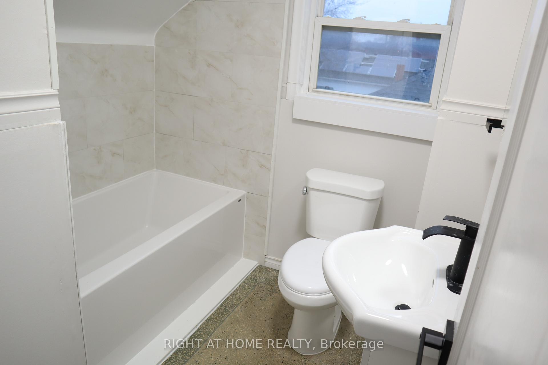 Photo 32 of Unit Upper, 483 Evans Avenue, Etobicoke, Alderwood — HOMEH