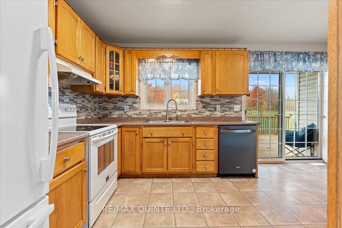 Photo 12 of 1625 Thrasher Road, Tyendinaga, Tyendinaga Township — HOMEH
