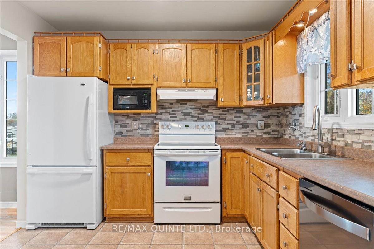 Photo 15 of 1625 Thrasher Road, Tyendinaga, Tyendinaga Township — HOMEH